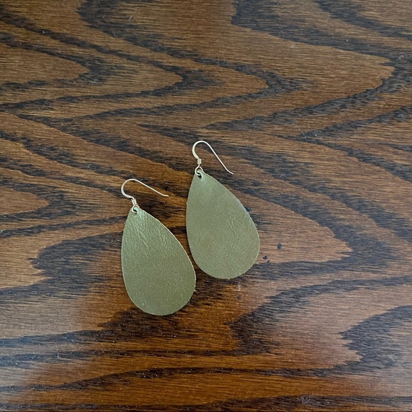 Lot of 6 Leather + Clay Earrings - Picture 4 of 7